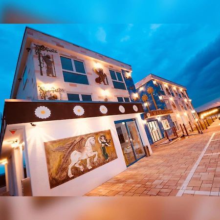 Hotel Babylon Am Europa-Park Рингсхайм Екстериор снимка